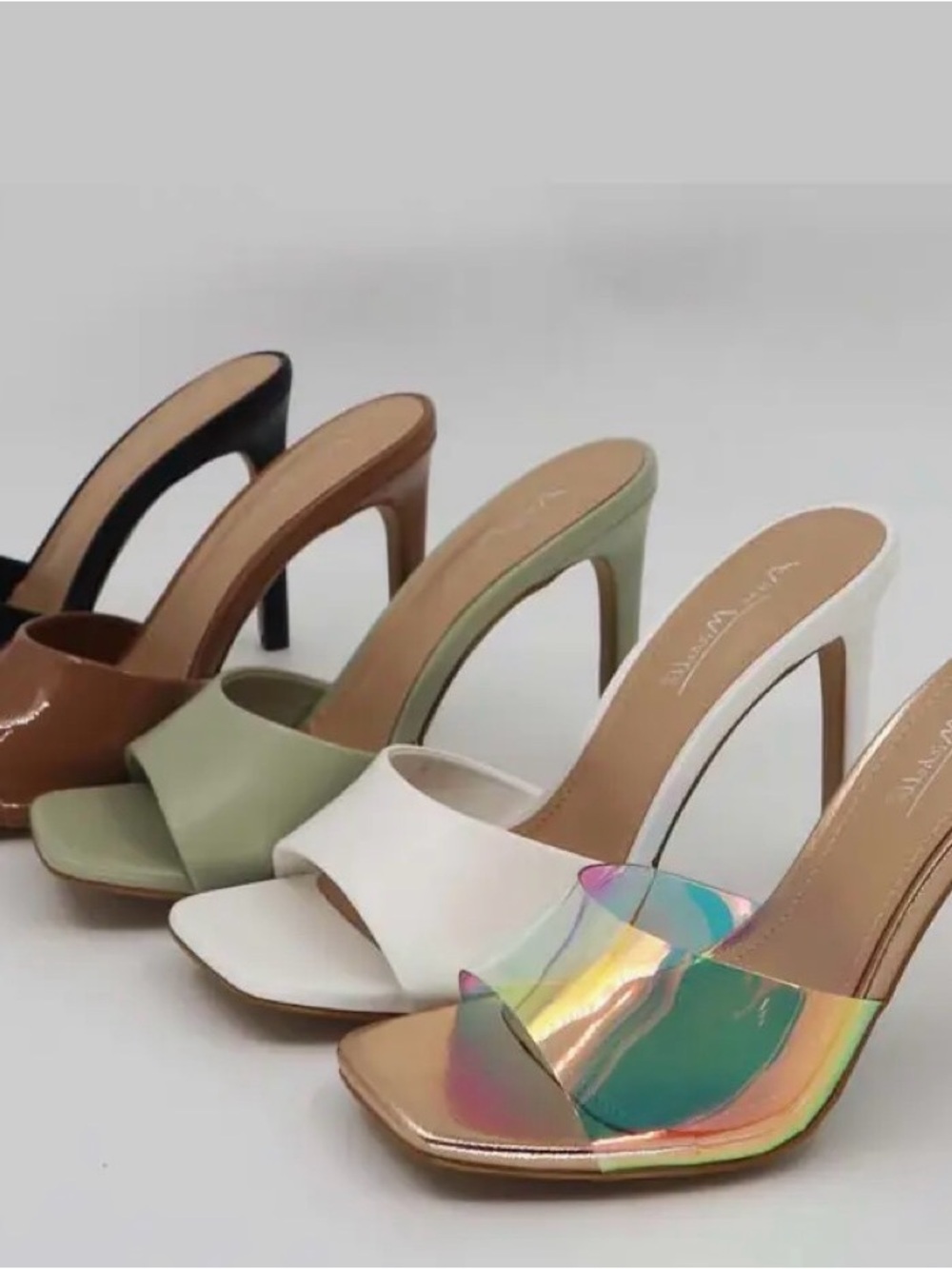 NWOB/ ANNE MICHELLE EVERMORE WOMEN’S GREEN OPEN TOE SQUARE HEEL MULES - SZ: 9